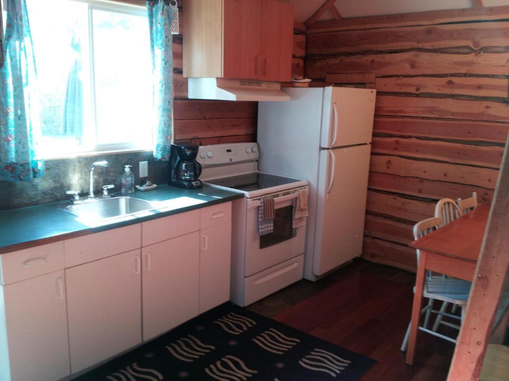 Steamboat Mountain Chalets Hotel Spillimacheen Quarto foto