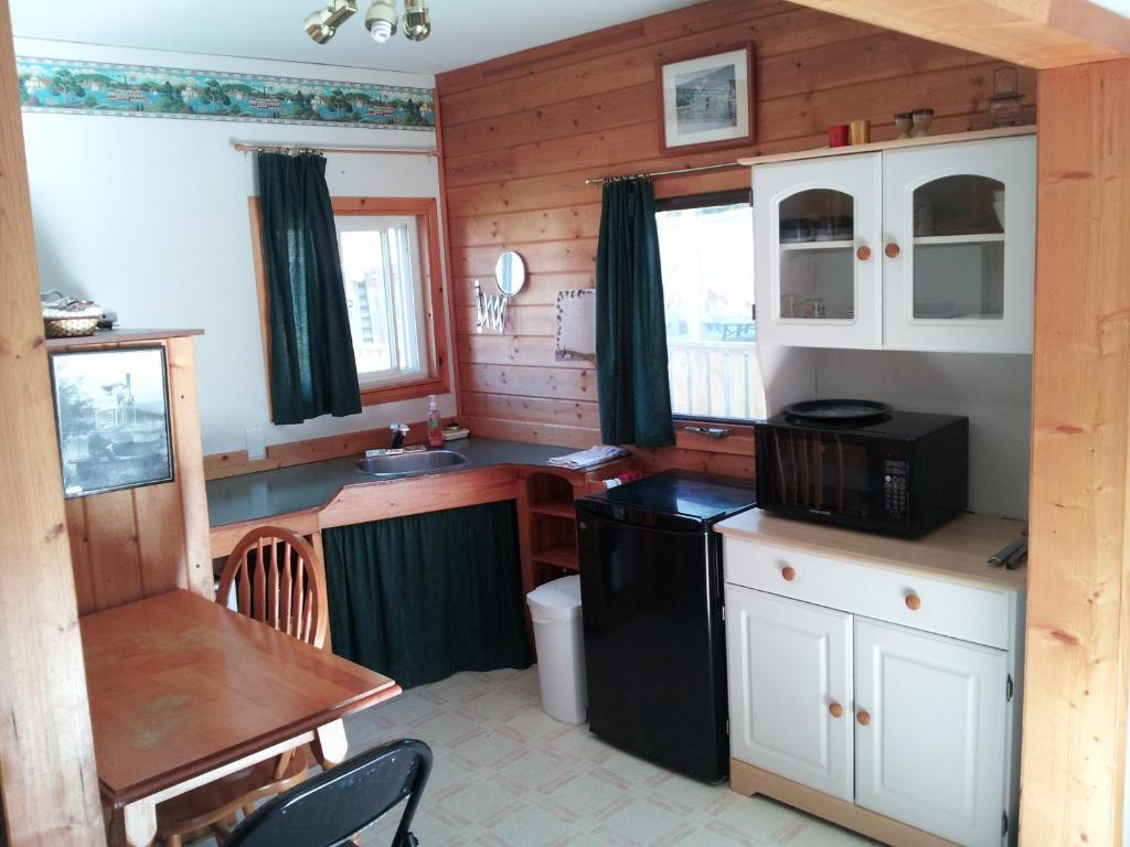 Steamboat Mountain Chalets Hotel Spillimacheen Quarto foto