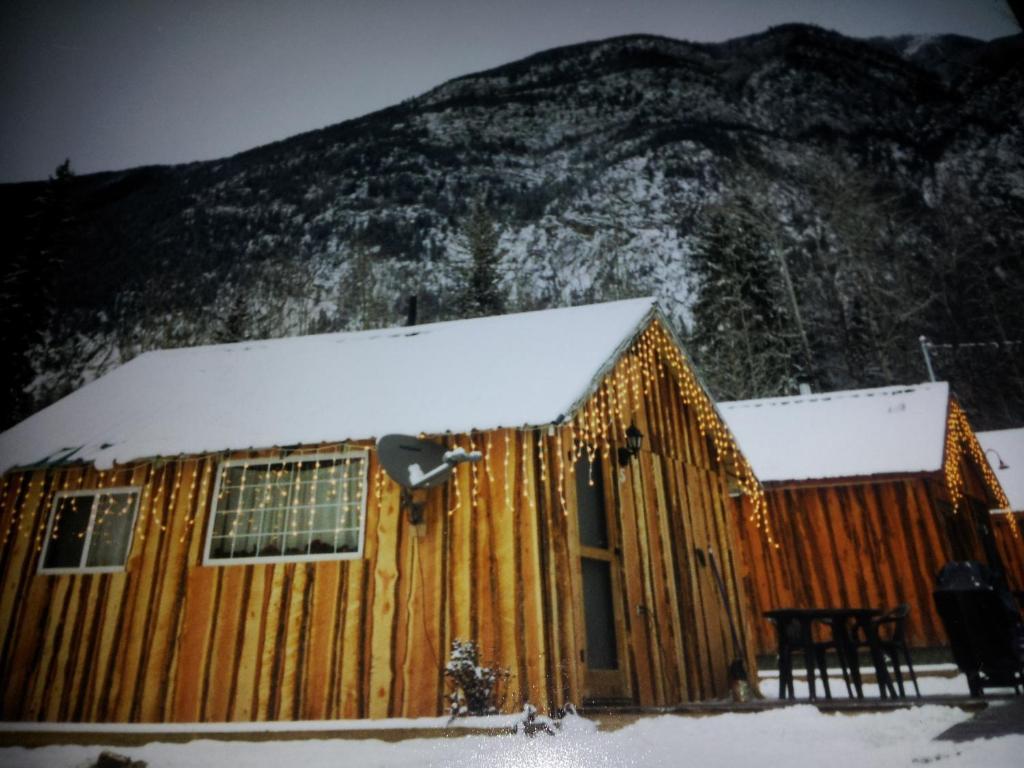 Steamboat Mountain Chalets Hotel Spillimacheen Exterior foto